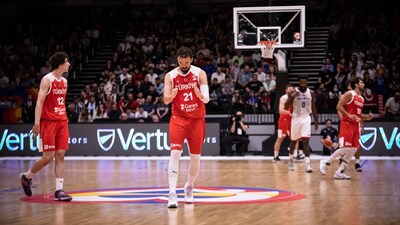 12 Dev Adam, Britanya'yı devirdi