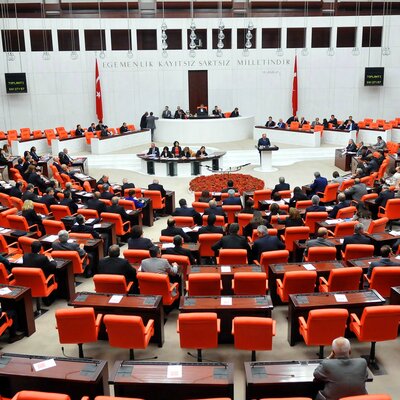 Emekli vekilin aylığı katlanıyor