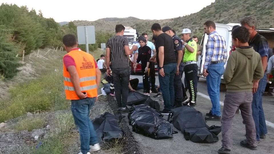 Katliam gibi kaza! 5 ölü, 4 yaralı