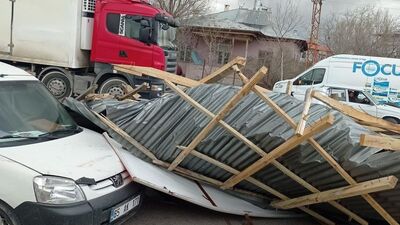 Sıcak hava ve kuvvetli rüzgar etkili oluyor