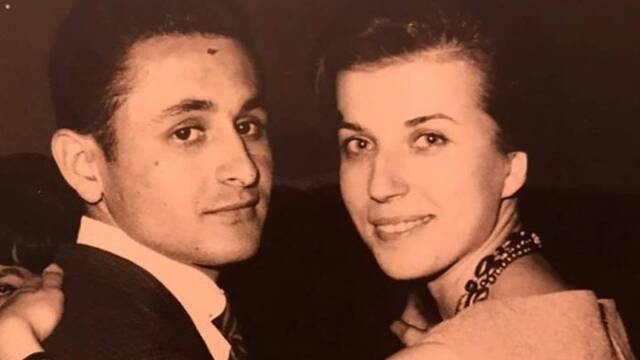Anne ve babasını paylaştı