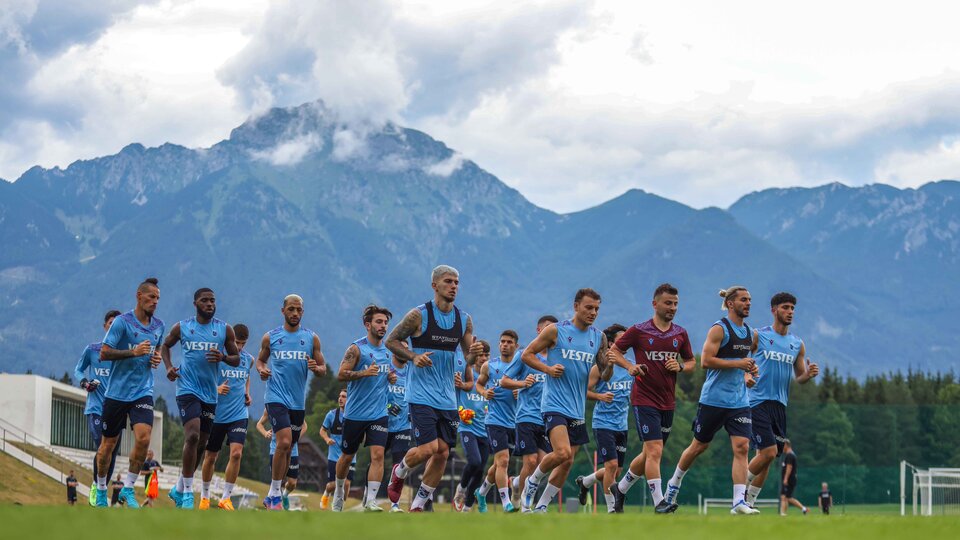 Djaniny ve Hugo Slovenya kampında