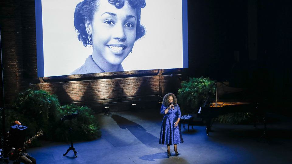 İstanbul'dan Dianne Reeves geçti