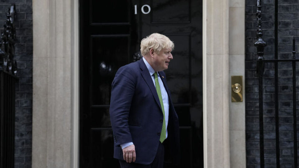 İngiltere'de Boris Johnson istifa etti