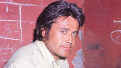 Cüneyt Arkın'ın ismi sinema salonuna verildi