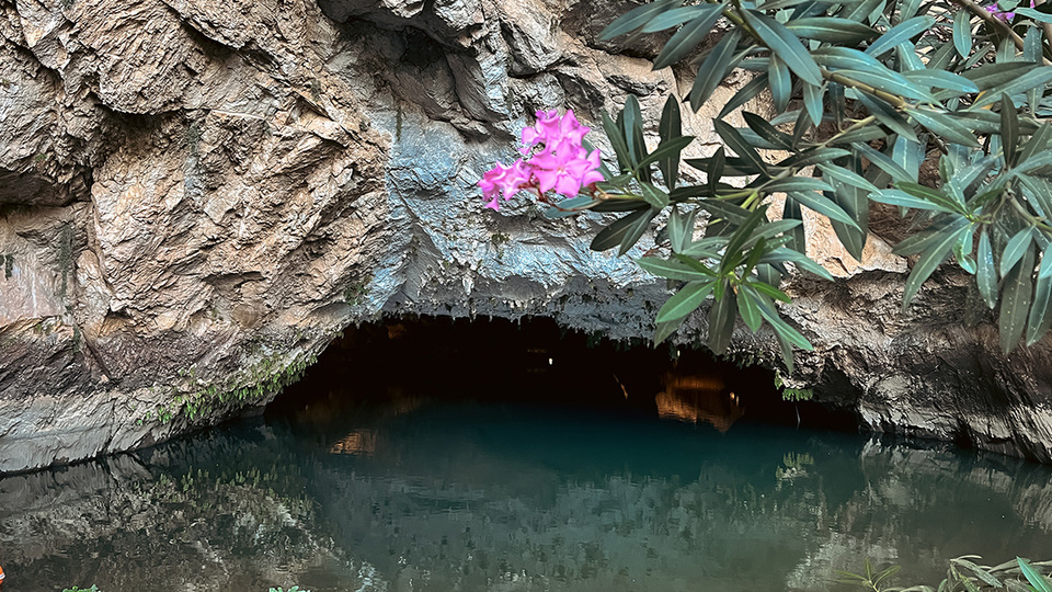 3 katı bulunuyor... İşte Türkiye'nin en büyük su mağarası!