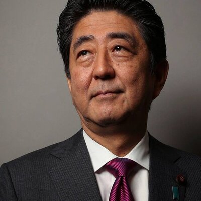 Shinzo Abe: Japonya'nın en uzun süre başbakanlık yapan lideri geride nasıl bir miras bıraktı?
