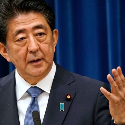 Eski Japonya Başbakanı Şinzo Abe vuruldu, yere yığıldı