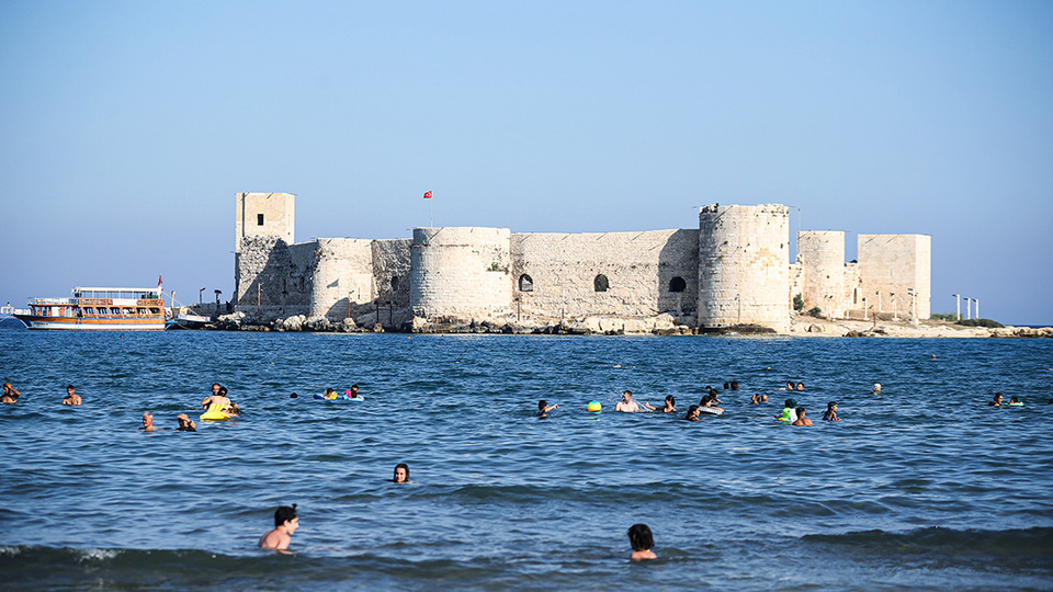 Kızkalesi'ne bayram dopingi