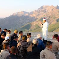 Bakan Soylu askerlerle bayram namazı kıldı