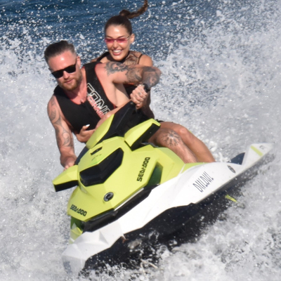 Aşıkların jet ski keyfi