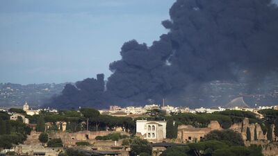 İtalya'nın başkenti Roma'da büyük yangın