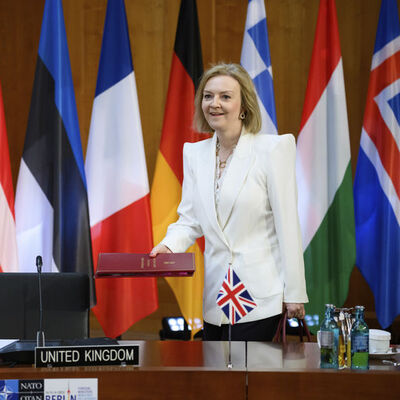 Johnson'ın istifasının ardından adaylar belli olmaya başlıyor