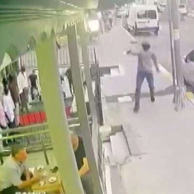 Kar maskeli kâbus! Restorana kurşun yağdırdı