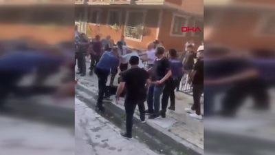 Yangından sorumlu tuttuğu kiracısına saldırdı!