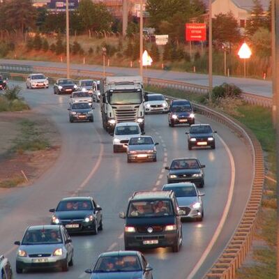 Bayram dönüşü trafiği başladı