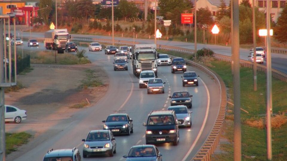 Bayram dönüşü trafiği başladı