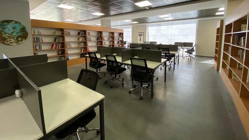 Kütüphanedeki namaz tartışmasında görevliye soruşturma