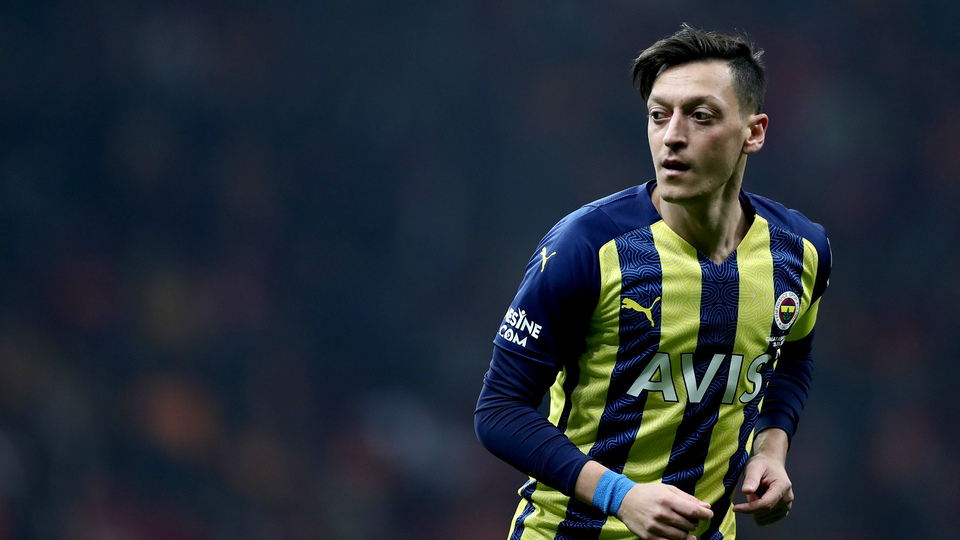 Mesut Özil resmen Başakşehir'de