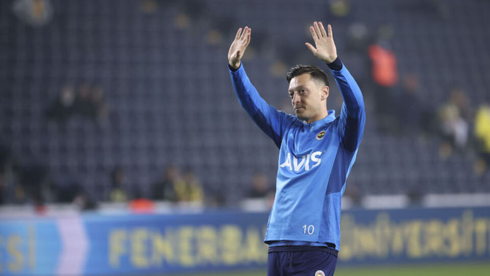 Fenerbahçe'den Mesut Özil geçti