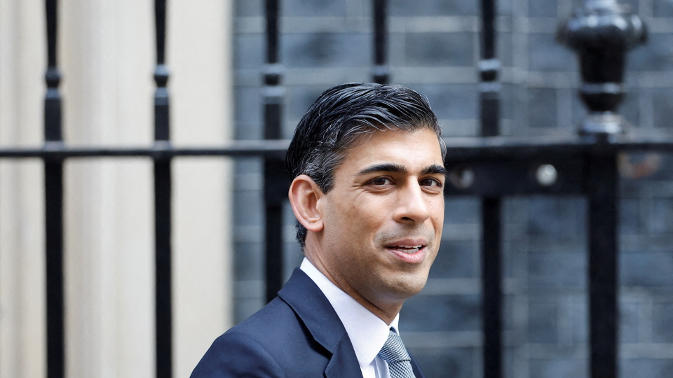 İngiltere'de ilk tur oylamada Rishi Sunak birinci