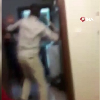 Dolaba çanta konulmasına kızan komşusu kulağını kopardı!