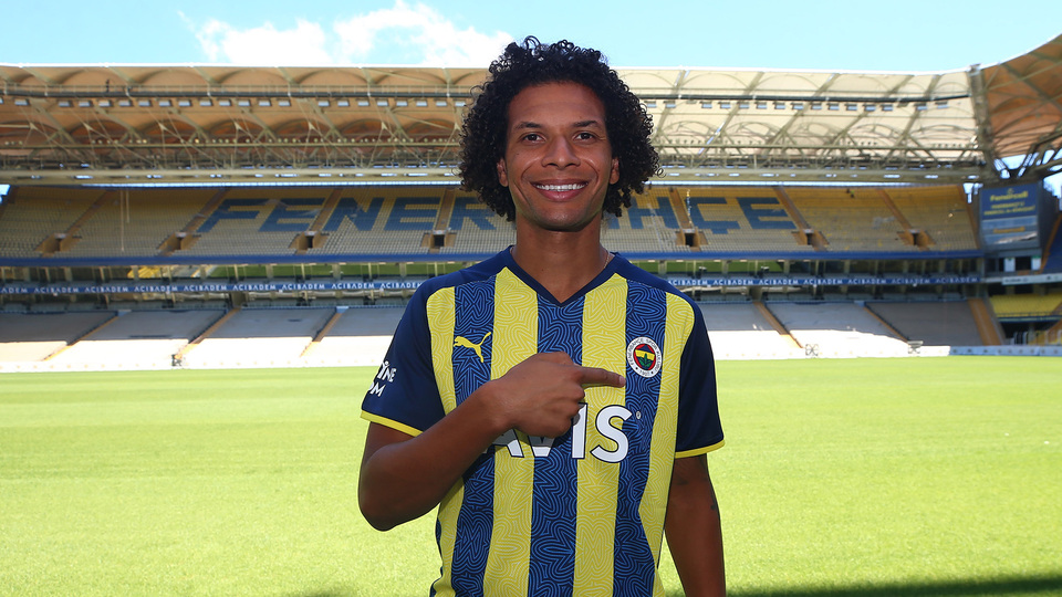 Fenerbahçe transferi açıkladı!