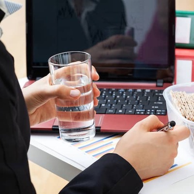 Yemekte yalnız bırakılmak mobbing sayıldı