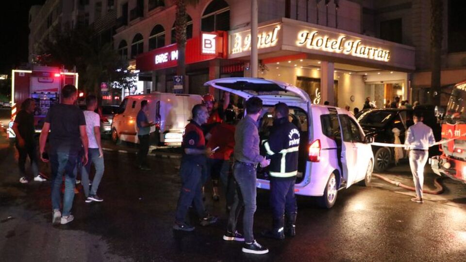 Ünlülerin düğüne katıldığı otelde yangın paniği