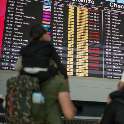 İtalya'da grev: Yüzlerce uçuş iptal edildi