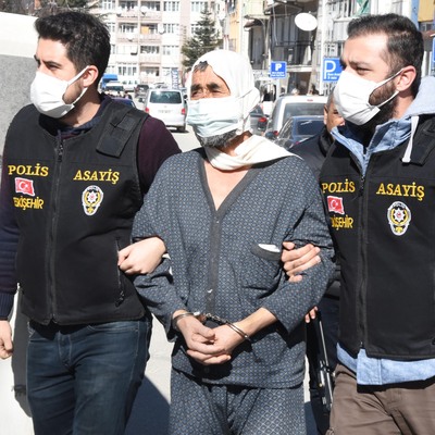 Bıçakladığı anne ve kızı şikayetçi olmadı!