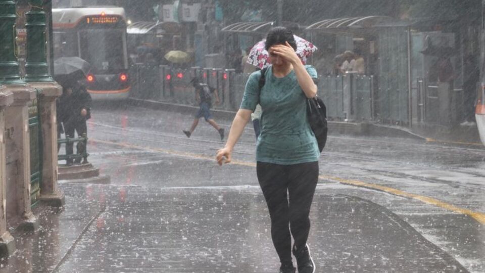 Karadeniz için sağanak, Marmara ve Ege için fırtına uyarısı