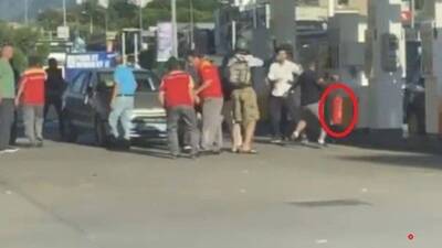 'Makas' tartışması: Yangın tüpüyle saldırdı