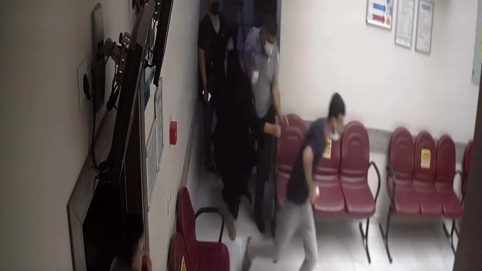 Tedaviyi beğenmeyen hasta diş hekimine saldırdı!