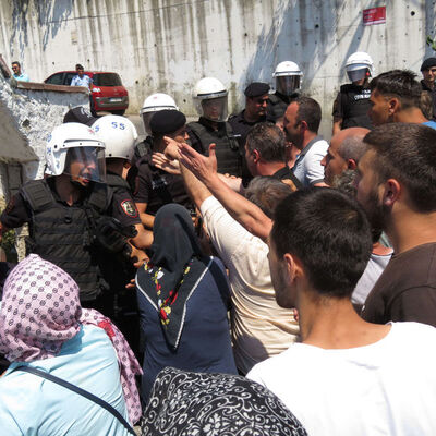 Beykoz'da olaylı yıkım! Polis havaya ateş açtı