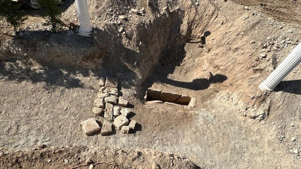 Su deposunu yenilerken bakın neler buldular!