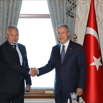 Bakan Akar, Rus mevkidaşı Şoygu ile bir araya geldi