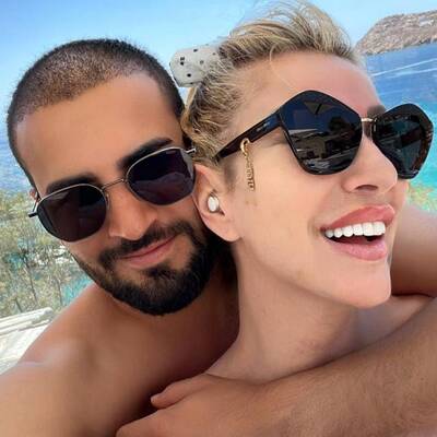 'O gülüşün hiç eksik olmasın gül yüzlüm'