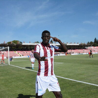 Beşiktaş bir transferi daha bitirdi!