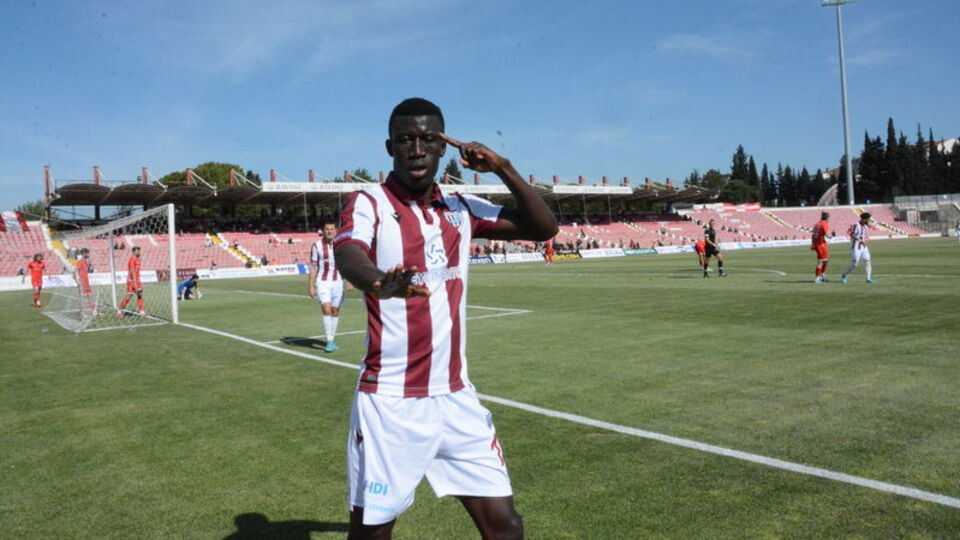 Beşiktaş bir transferi daha bitirdi!