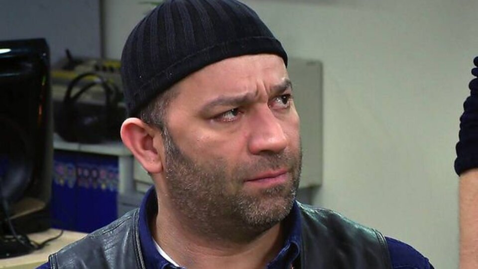 Arka Sokaklar dizisinden Mesut Komiser ayrılıyor mu?