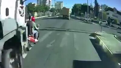 Dehşet anı kamerada! 2 kişiyi böyle ezdi!