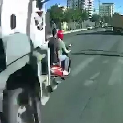 Dehşet anı kamerada! 2 kişiyi böyle ezdi!