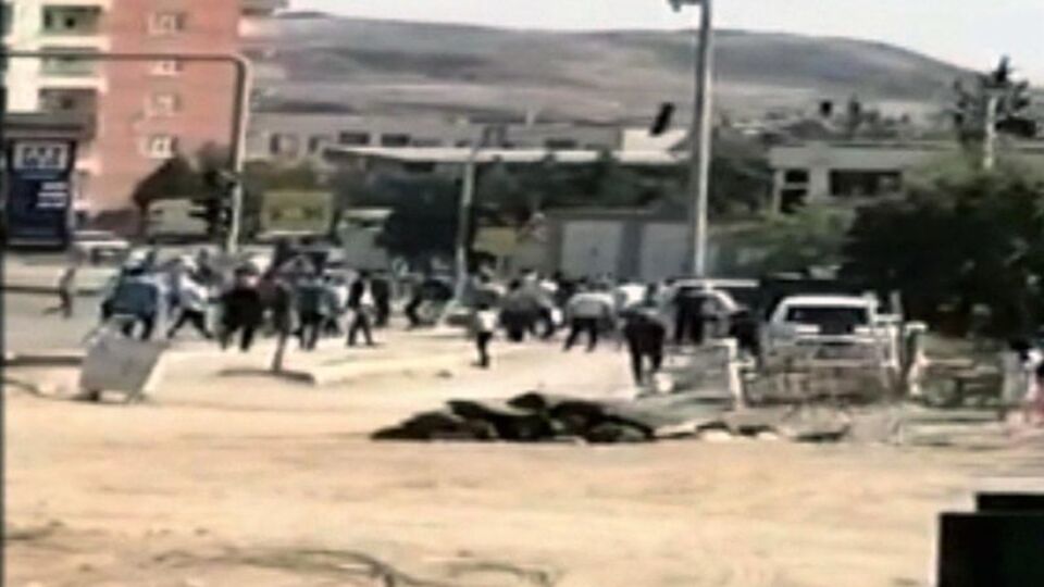 Mardin'de taşlı sopalı kavga: 1'i polis 6 yaralı