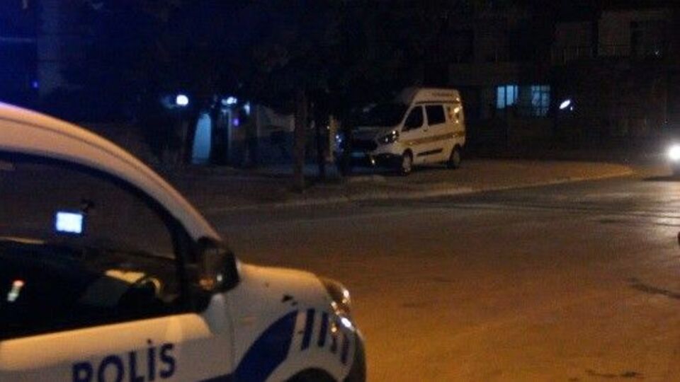 Sigara tartışmasında babasını öldürdü!