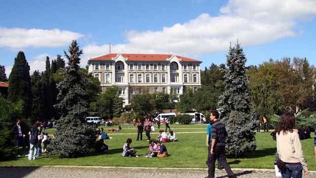 Boğaziçi Hukuk Fakültesi Dekanı görevinden ayrıldı