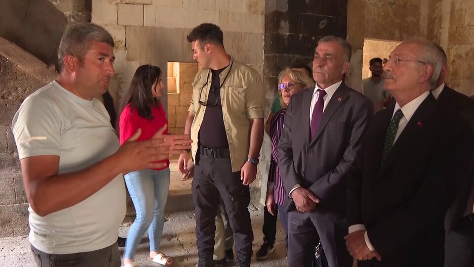 Kılıçdaroğlu, Doğubayazıt'ta vatandaşlarla buluştu