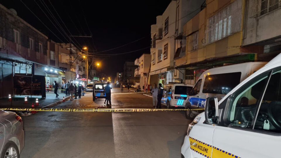 Adana'da sokakta silahlı kavga: 1 yaralı