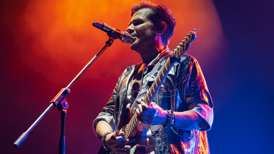 Bakü'de Kenan Doğulu'ya sevgi seli