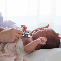 Bebeklerde mide bulantısı neden olur ve nasıl geçer?